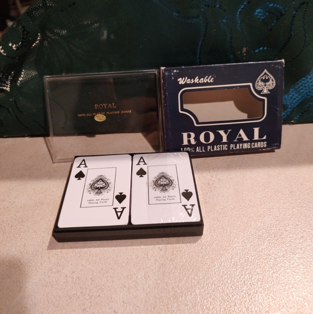 Experience the durability and quality of these Royal brand plastic playing cards
